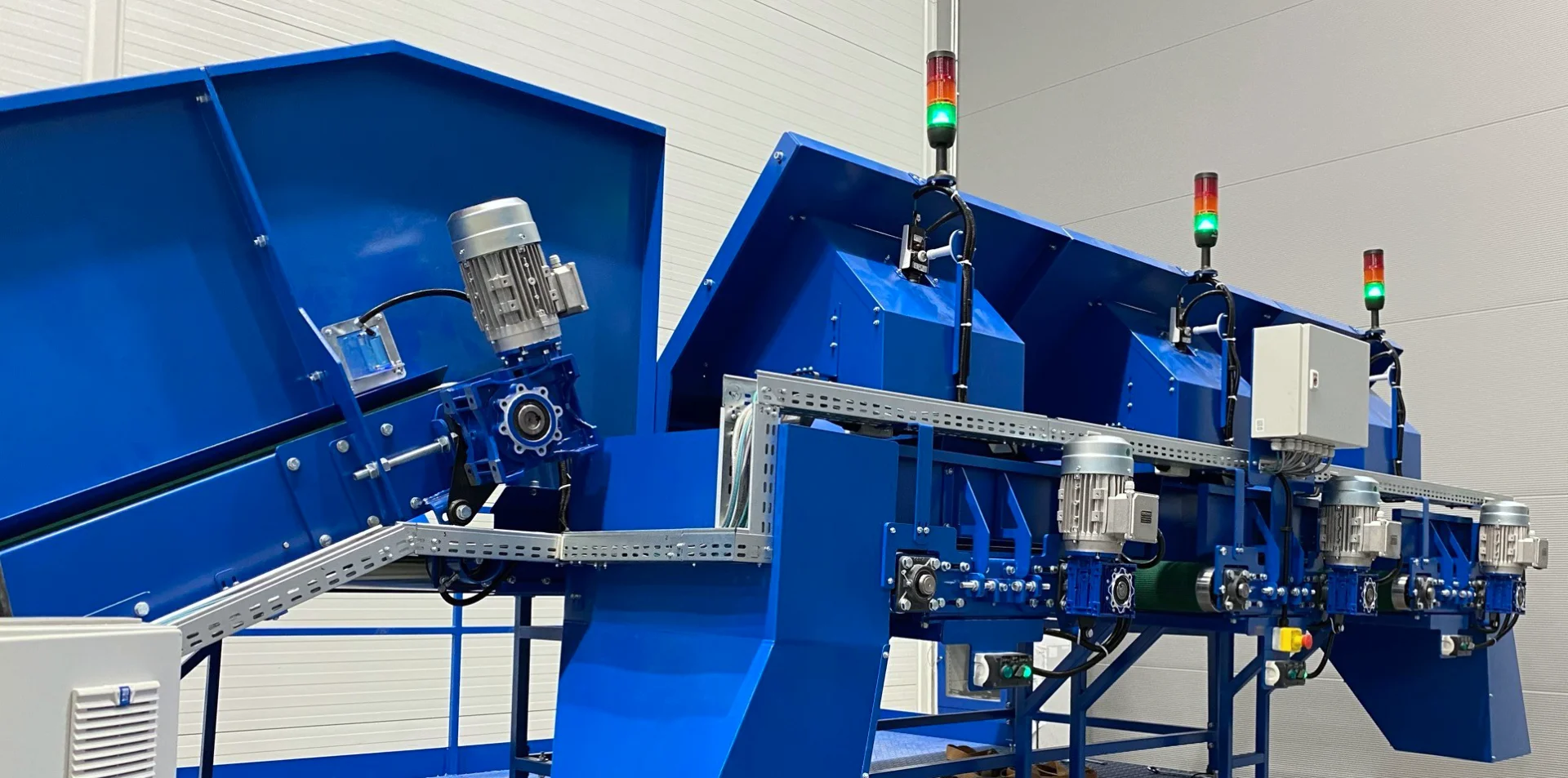 Clothing sorting line into three categories – automatic classification Automateam